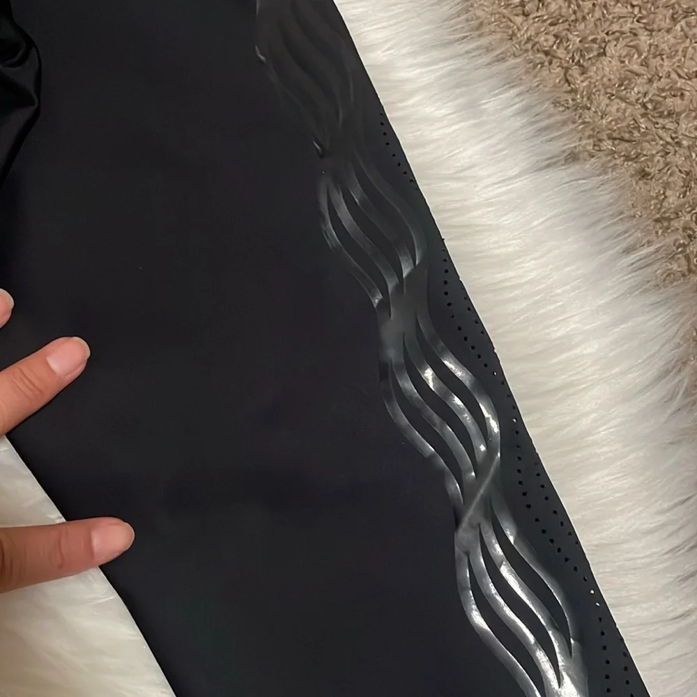 Ultracor Perforated and Swivel Leggings - Picture 6 of 8